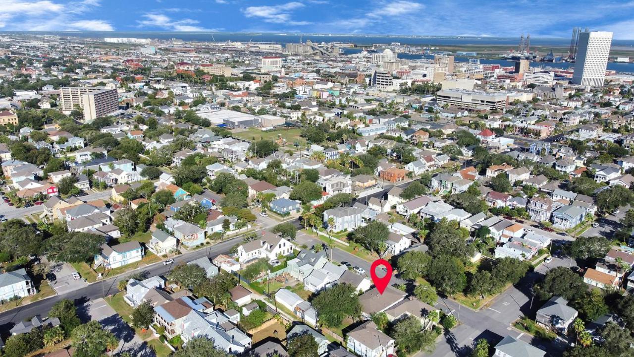 Cozy Historic Galveston House-8 Min Walk To Beach! المظهر الخارجي الصورة