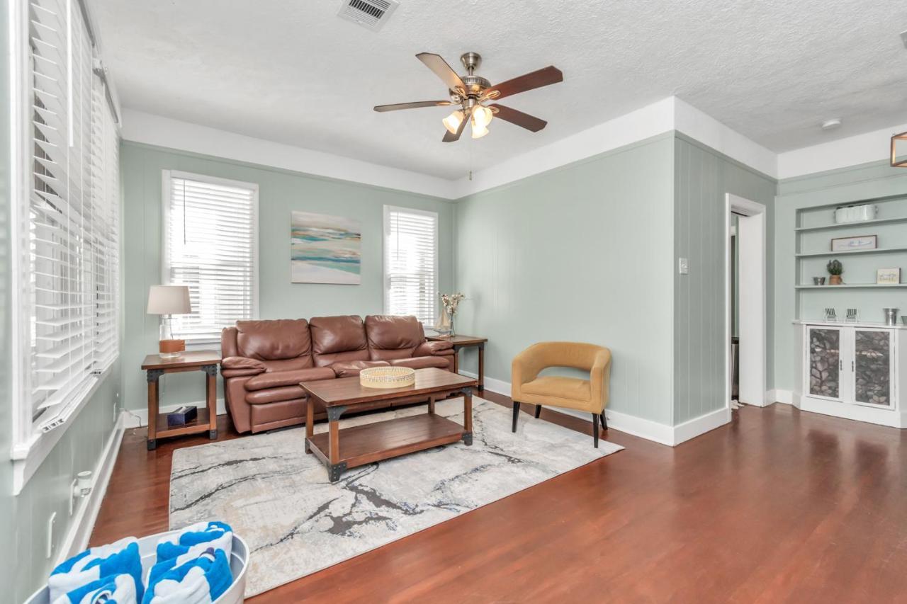 Cozy Historic Galveston House-8 Min Walk To Beach! المظهر الخارجي الصورة