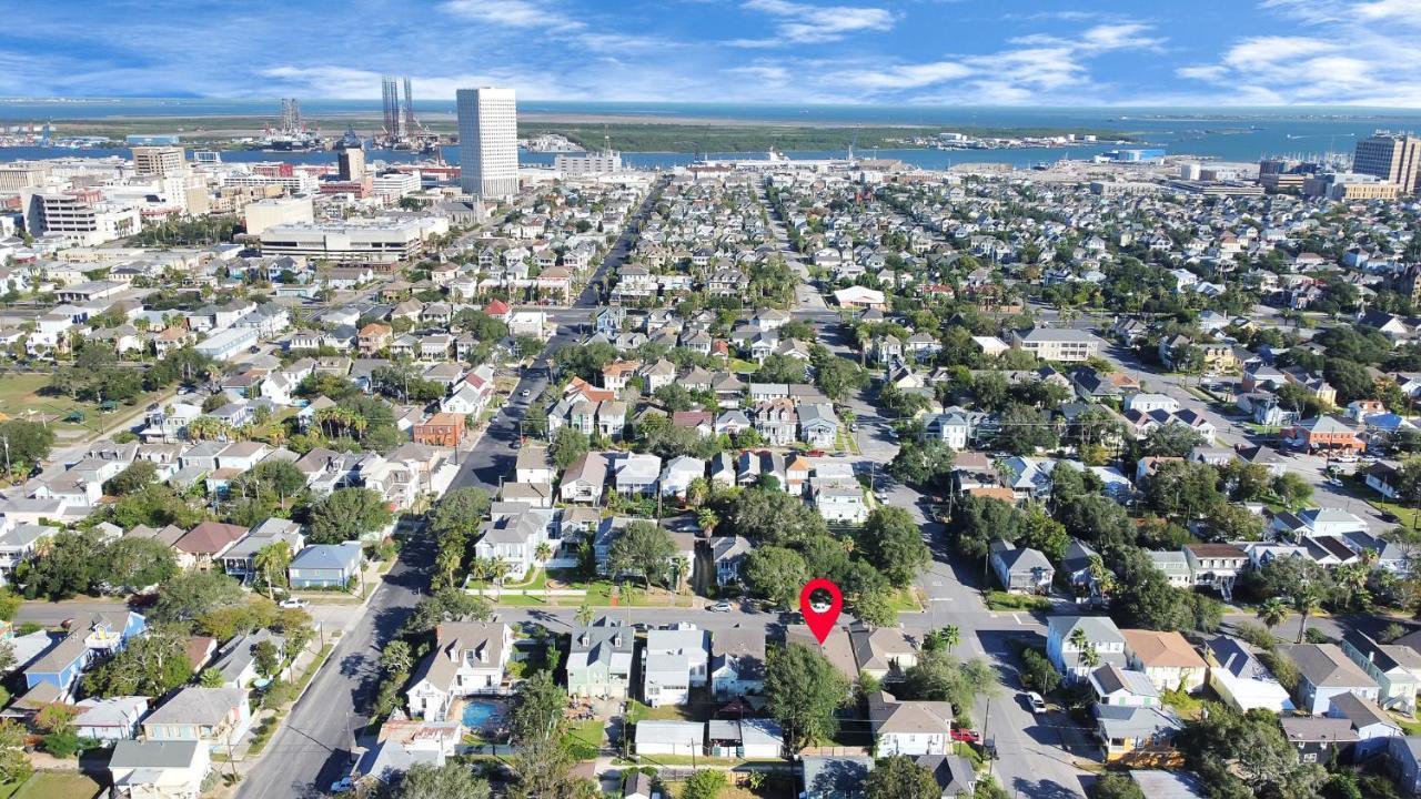 Cozy Historic Galveston House-8 Min Walk To Beach! المظهر الخارجي الصورة